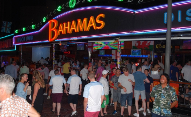 Best nightclubs in Benidorm Disco Pub Bahamas